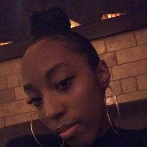 Meet your Posher, Yasmeya